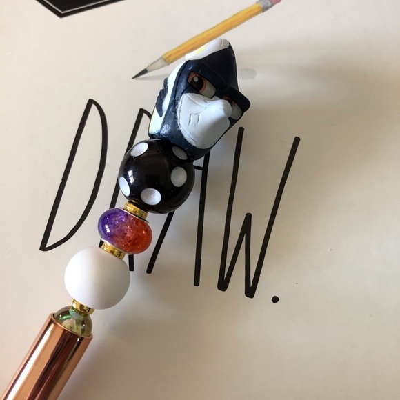 Disney Doorables: Finding Nemo: Gill handmade beaded pen - Picture 1 of 3